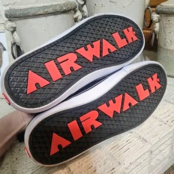 Airwalk Black and White Men's Shoes - Picture 6 of 6